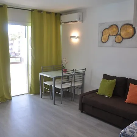 1210 In Area Apartment *