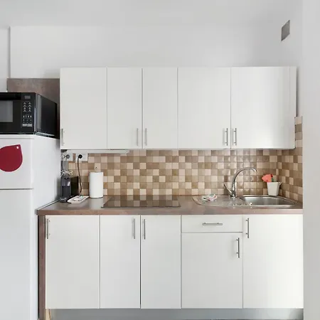 Appartement 1210 In Area *